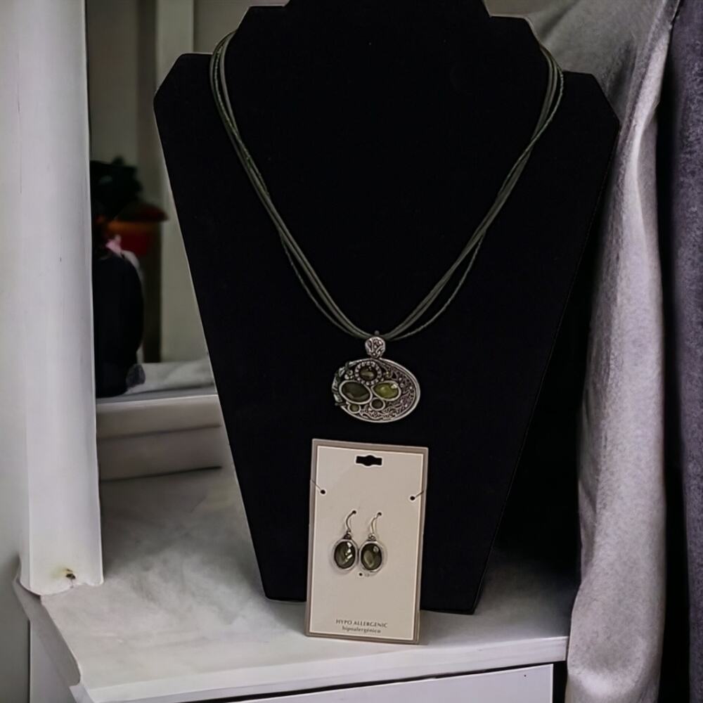 Necklace & Earring Set- Green Beaded & Faux Leather Necklace - Silver Metal